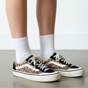 VINTAGE Vans Women's Black and Leopard Print Sneakers SZ 8